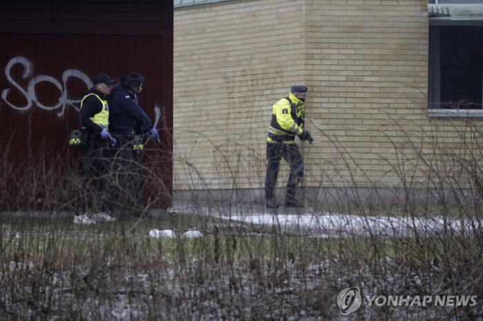 스웨덴 총기 사건, 약 10명 사망 기사 이미지