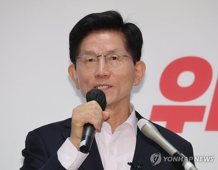 김문수 “국회의원 불체포 특권과 사전투표 폐지” 기사 이미지
