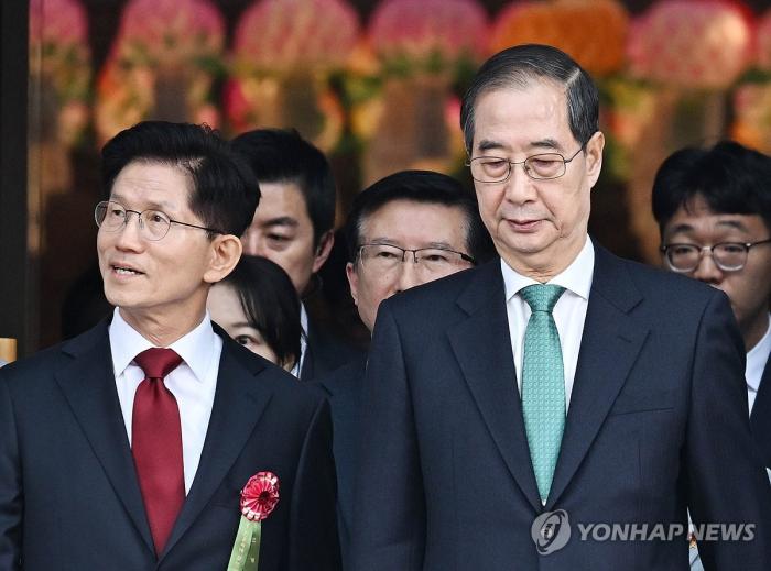 국민의힘, 김문수·한덕수 단일화 “조속한 결단” 논의 기사 이미지