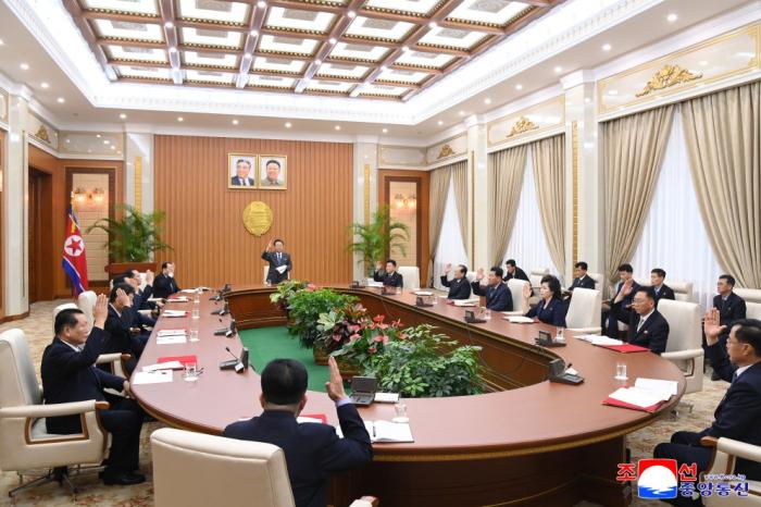 북한 ‘20×10 정책법’ 채택 기사 이미지