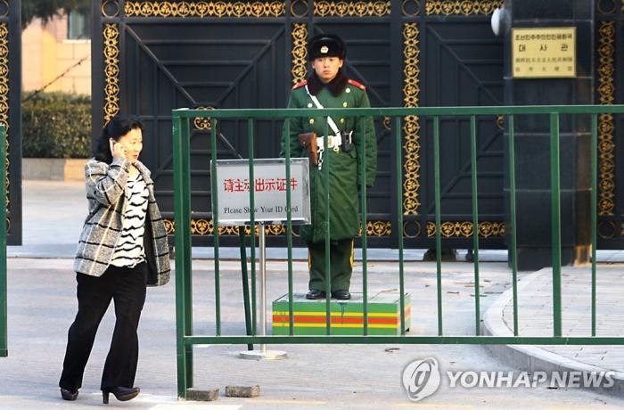 [한반도 르포] “중국 휴대폰은 간첩 도구” 기사 이미지