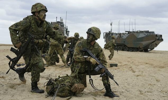 일본 자위대, 필리핀 ‘어깨동무’ 훈련 첫 전투부대 파견