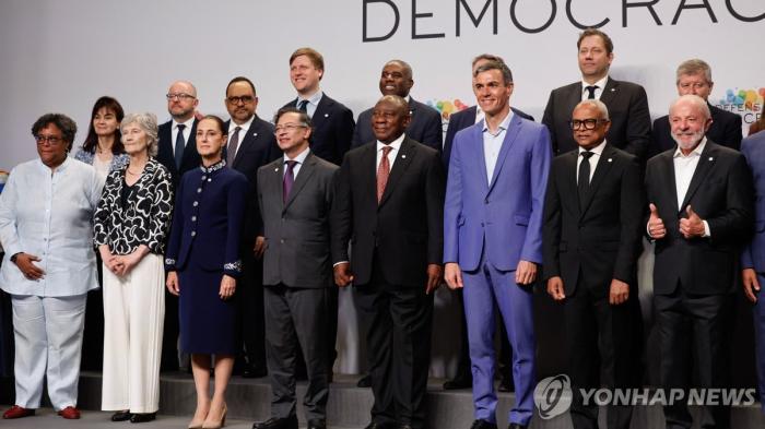 [자유시대] 유럽좌파 바보들의 행진