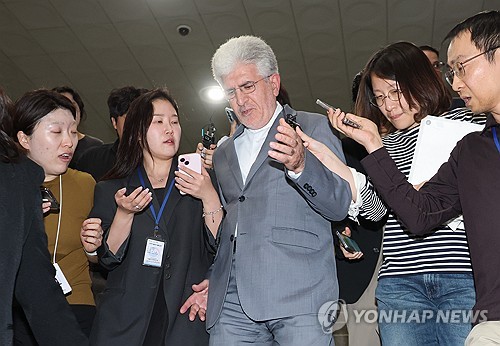 [사설] ‘초치’ 아닙니다. ‘협의’입니다..