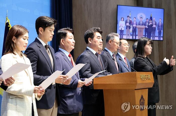 [사설] 제 무덤 스스로 파고 있는 국민의힘