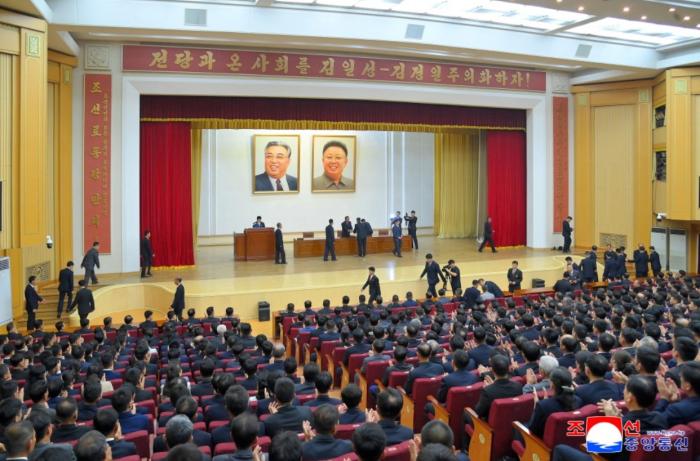 [북한의 오늘] ‘해외 파병’ 미화 기념관 창작자들에게 무더기 훈장