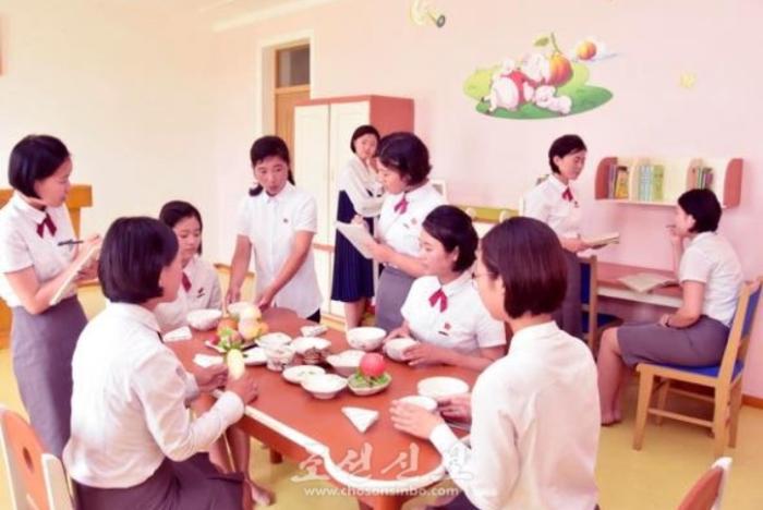 [북한 돋보기] ‘현대식 교사’만으로 교육 발전이라 할 수 있나