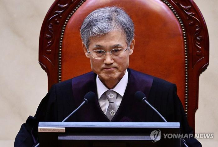 [사설] 범죄자들이 대법원장을 탄핵하는 세상