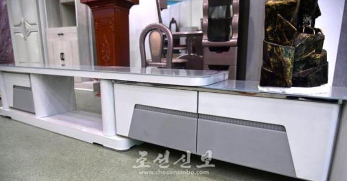 [북한 돋보기] 가구 몇 점으로 ‘지방발전’ 자랑