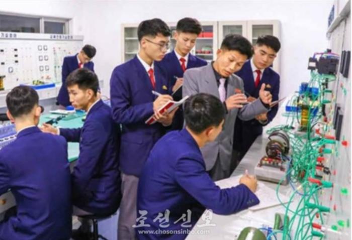 [북한 돋보기] “세계 최고 교육” 내세운 북한