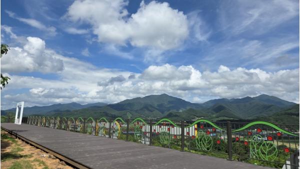 전북자치도 고원화목원, 봄꽃 향연에 발길 이어져