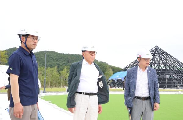 박수관 조직위원장 섬박람회 주행사장 찾아 시설부터 교통까지 꼼꼼히 챙겨,