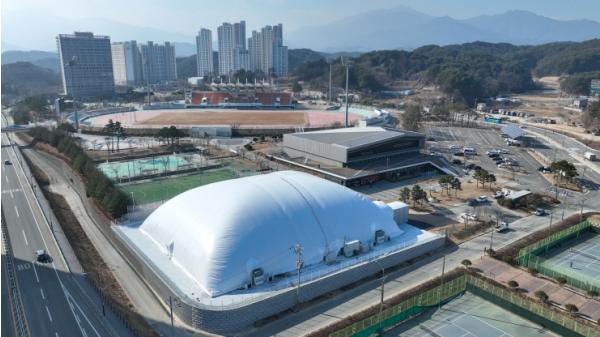 양양군, 사계절 전천후 스포츠 공간 ‘양양종합운동장 에어돔’ 7월 1일 정식 개장 기사 이미지