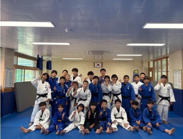 (사)영월군스포츠클럽 유도부,사북초·중 유도부와 합동훈련으로 기량 강화 기사 이미지