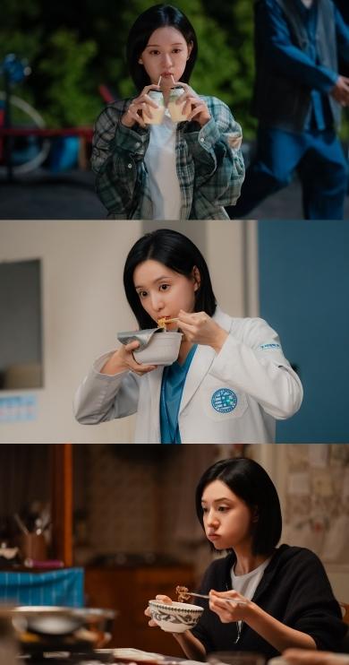 [SBS 닥터X : 하얀 마피아의 시대] 김지원, ‘수술방의 미친 계’의 반전 허당미! ‘귀염 뿜뿜’ 먹방 모멘트 포착!